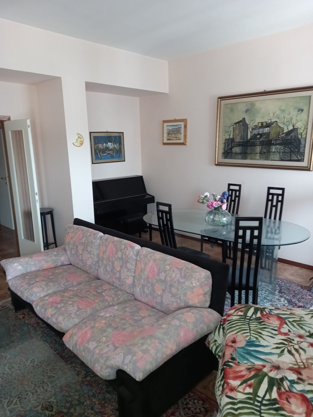 Cattolica ampio appartamento in centro turistico